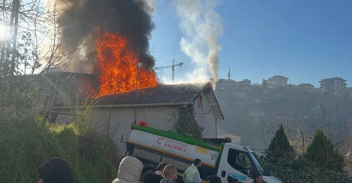 Yenimahallede yangın